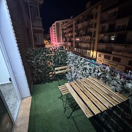 Apartamento De Habitaciones Privadas En El Centro De Малага Екстериор снимка