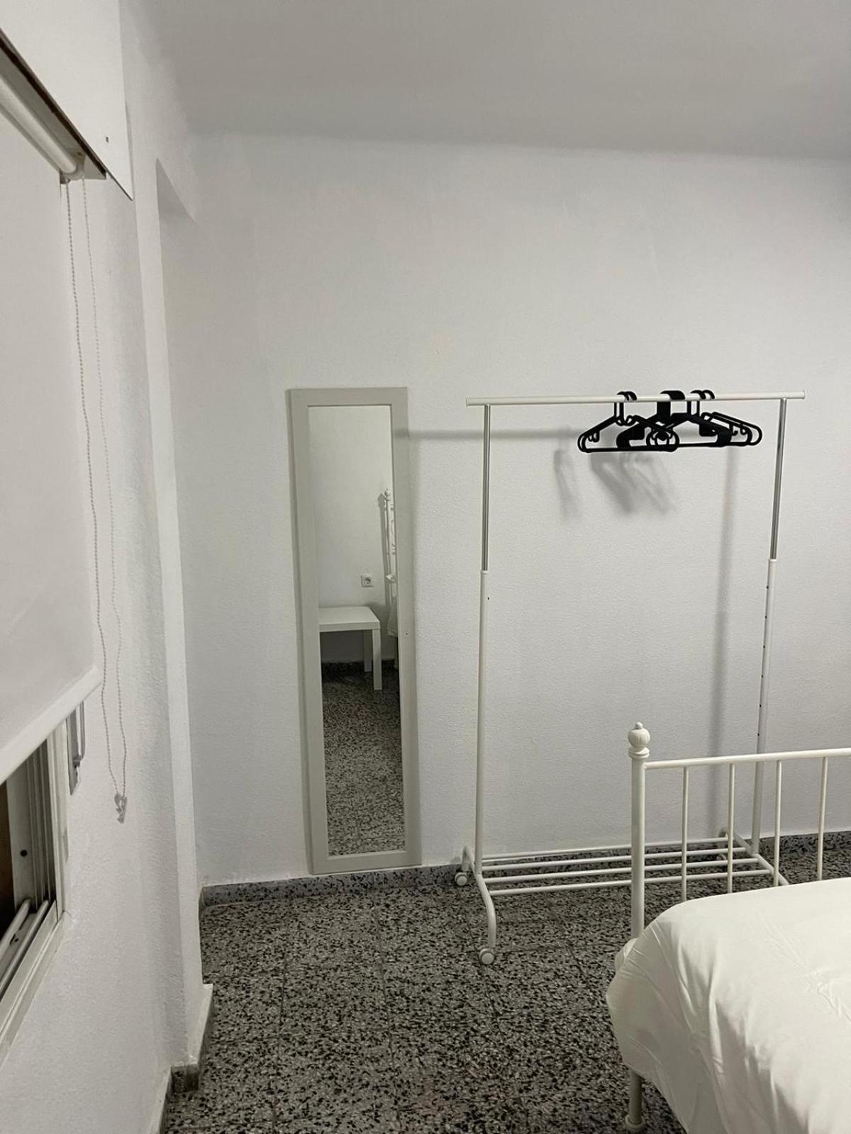Apartamento De Habitaciones Privadas En El Centro De Малага Екстериор снимка