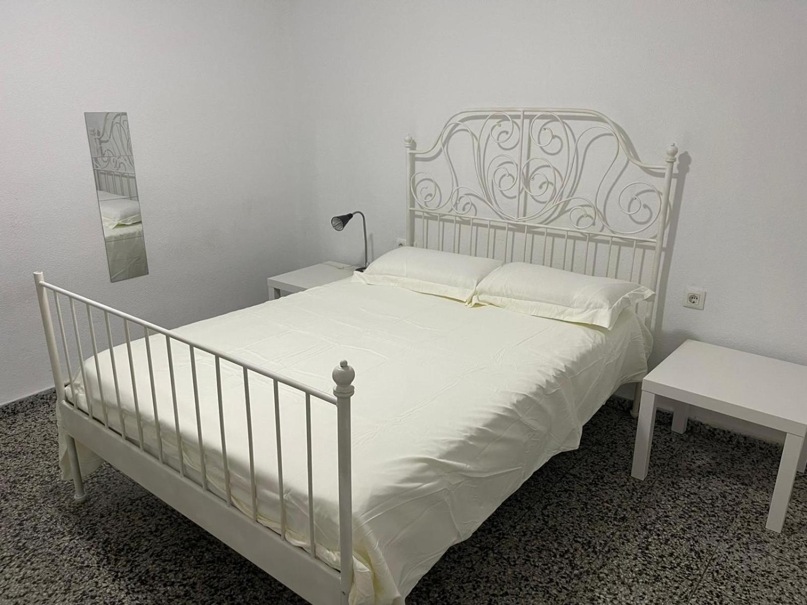 Apartamento De Habitaciones Privadas En El Centro De Малага Екстериор снимка