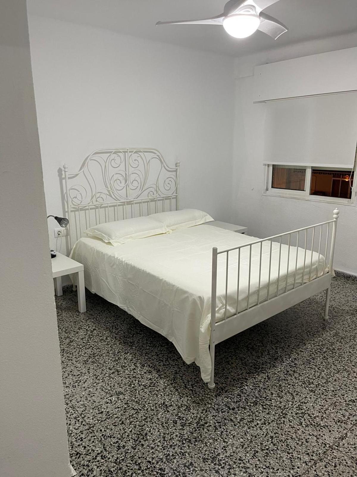 Apartamento De Habitaciones Privadas En El Centro De Малага Екстериор снимка