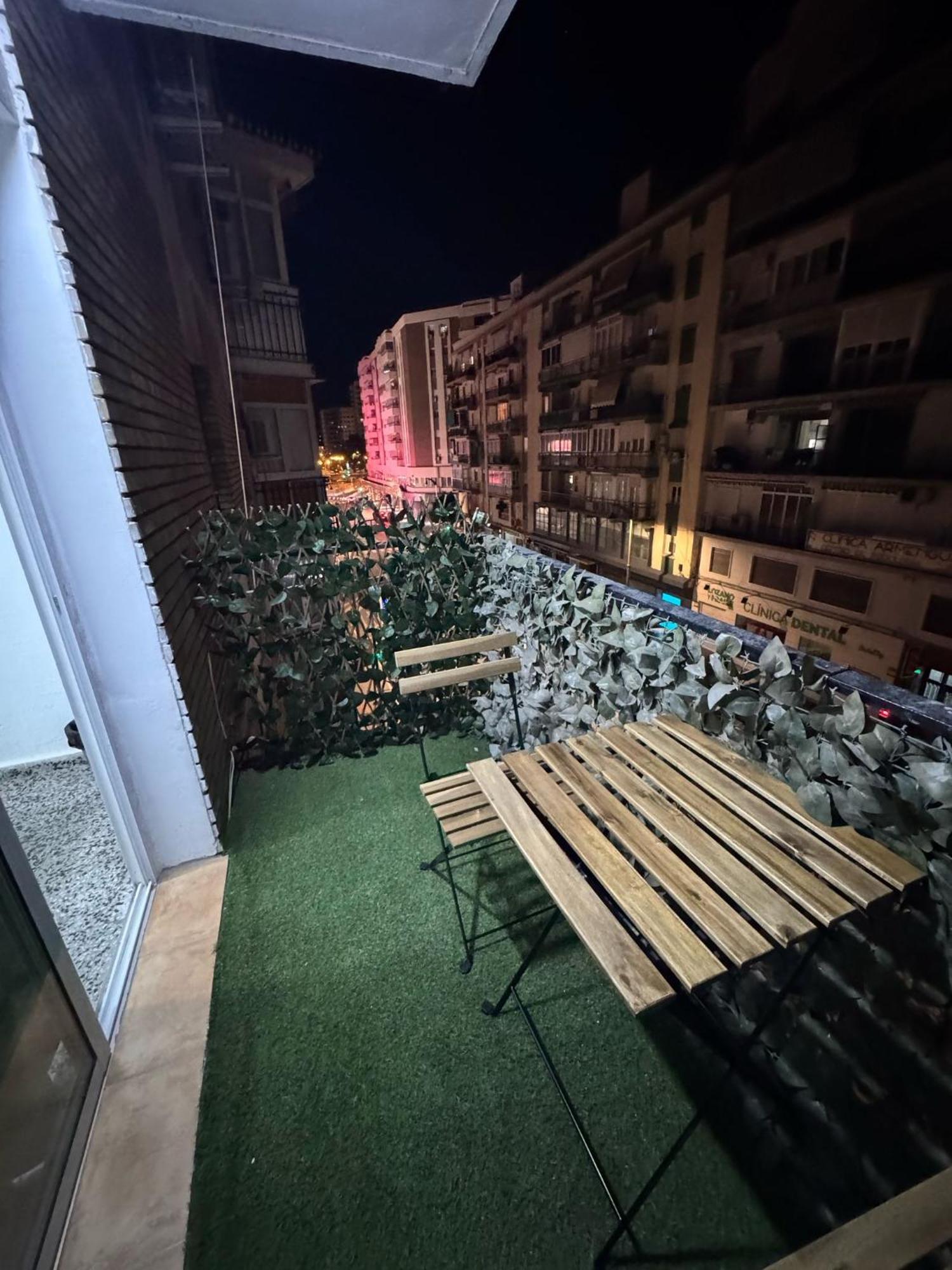Apartamento De Habitaciones Privadas En El Centro De Малага Екстериор снимка