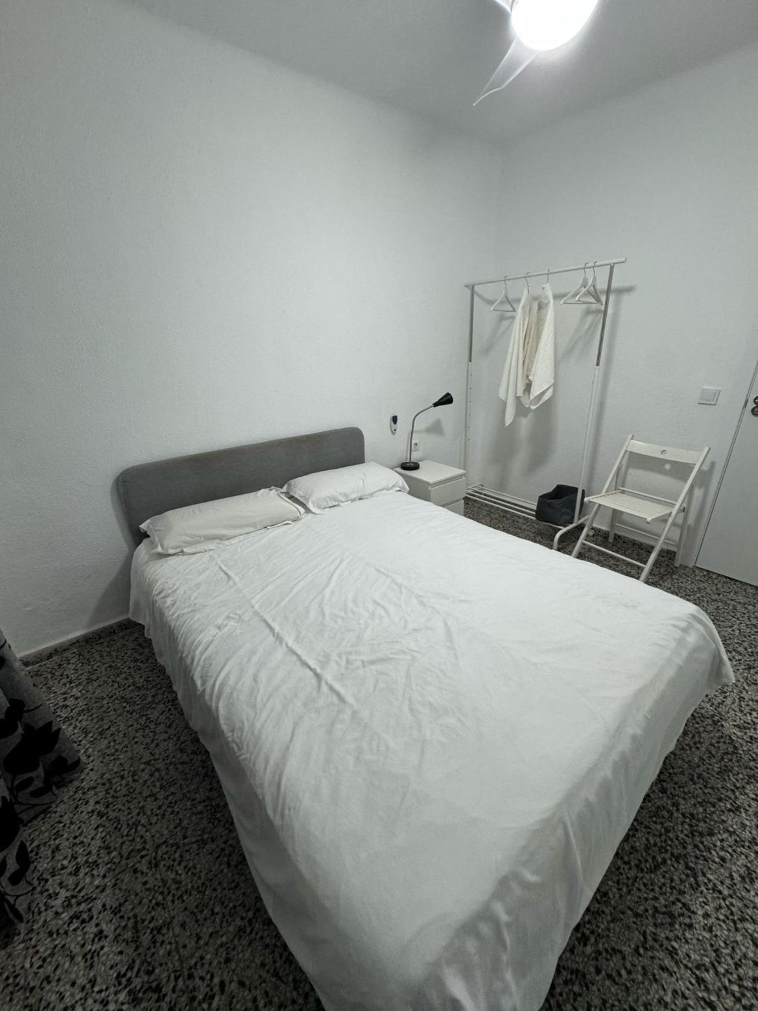 Apartamento De Habitaciones Privadas En El Centro De Малага Екстериор снимка