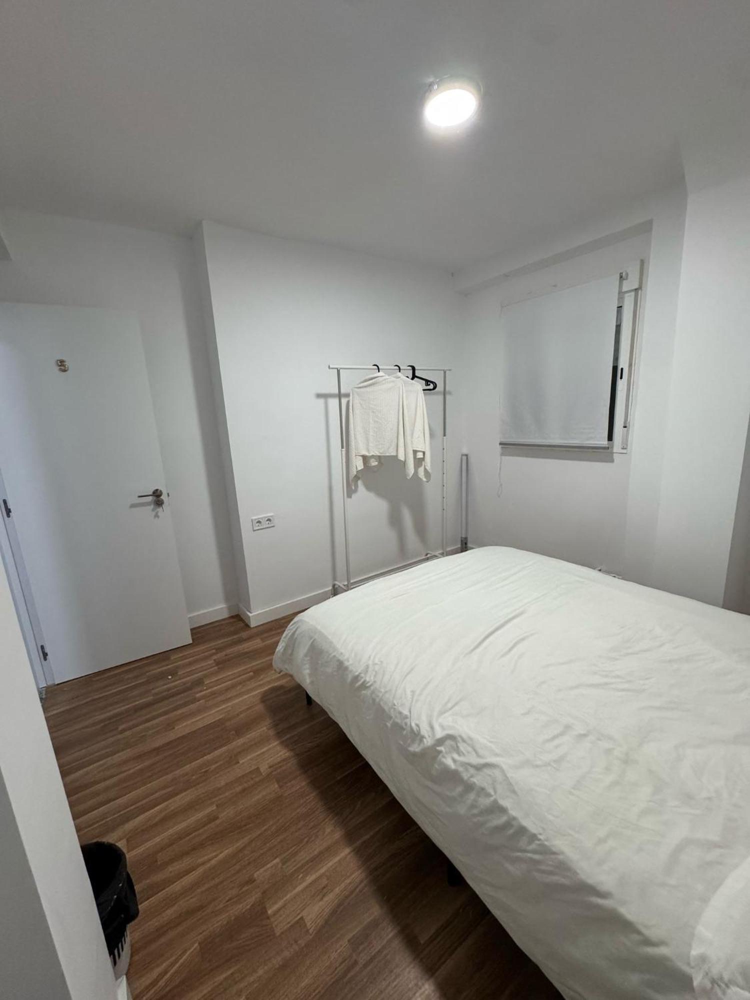 Apartamento De Habitaciones Privadas En El Centro De Малага Екстериор снимка